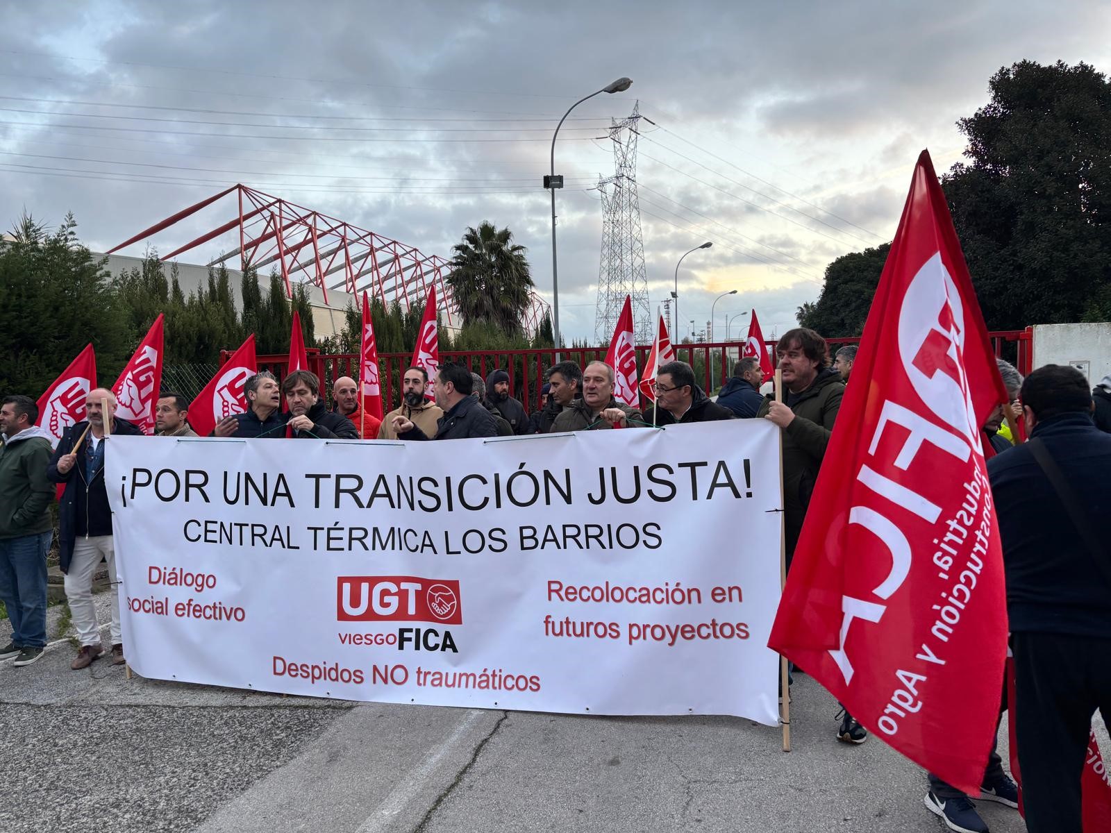 Los trabajadores de la Central Térmica de Los Barrios demandan una transición justa y garantías laborales en el marco de la transición energética