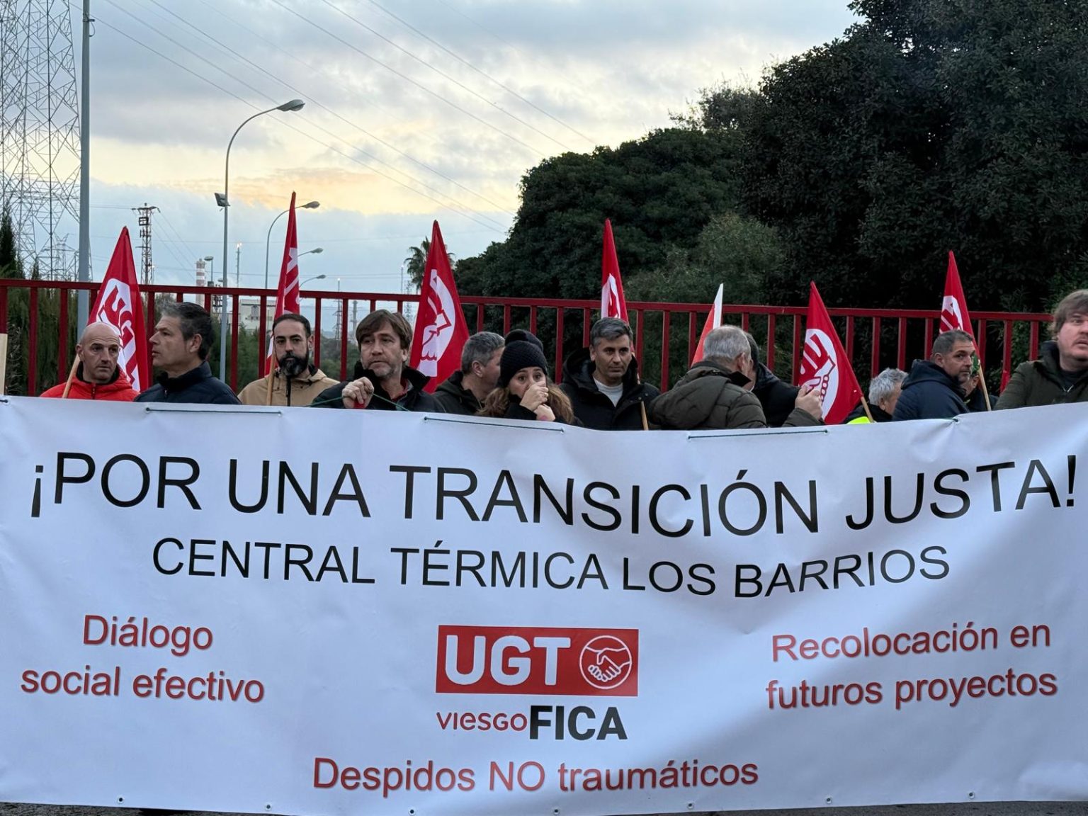 Los trabajadores de la Central Térmica de Los Barrios demandan una transición justa y garantías laborales en el marco de la transición energética
